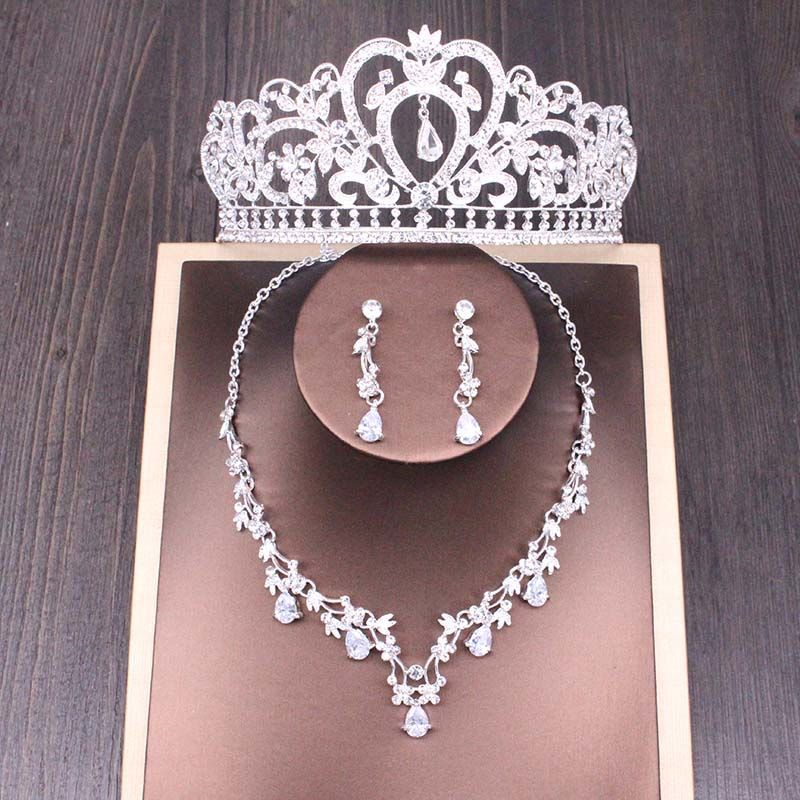Bridal Rhinestone Crown & Necklace Set - view 7