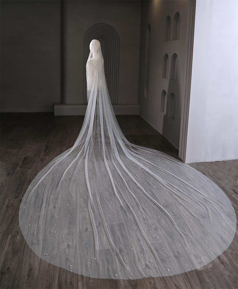Pearl Luxury Wedding Veil - view 1